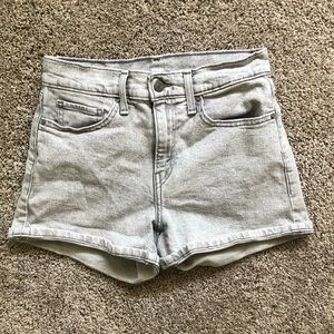 Gray Levi’s High Rise Short